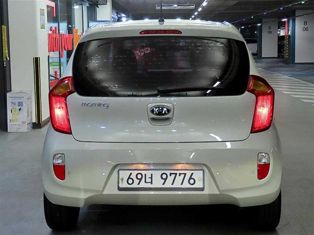 KIA Morning - Vista 5