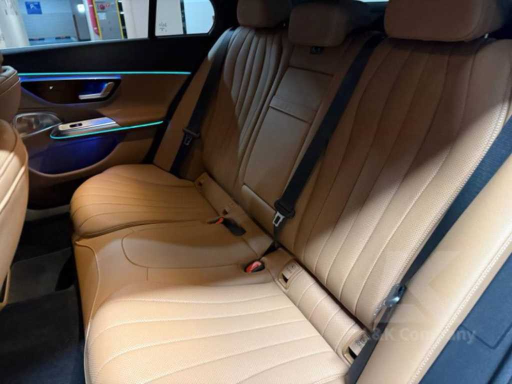 Mercedes Benz E class - Vista 8