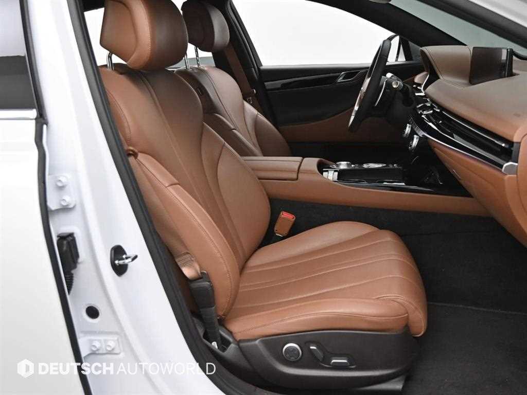 Genesis G80 - Vista 10