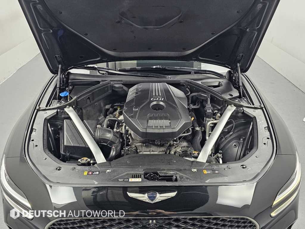 Genesis G70 - Vista 6