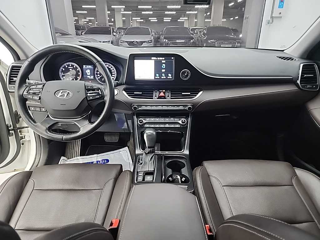 HYUNDAI Grandeur - Vista 7