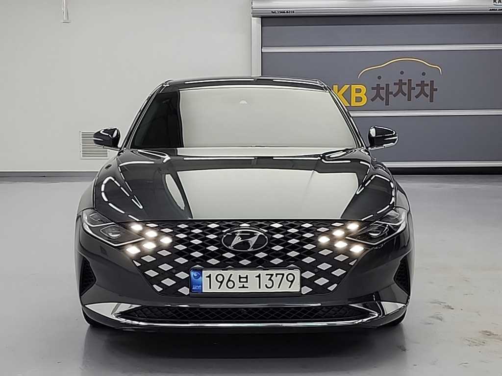 HYUNDAI Grandeur - Vista 2