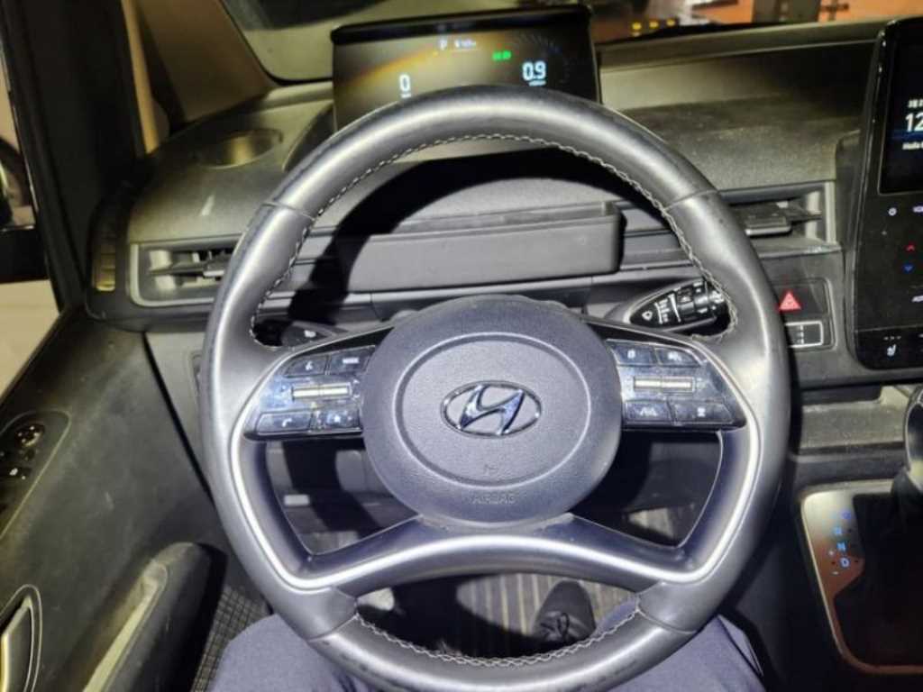 HYUNDAI Staria - Vista 12