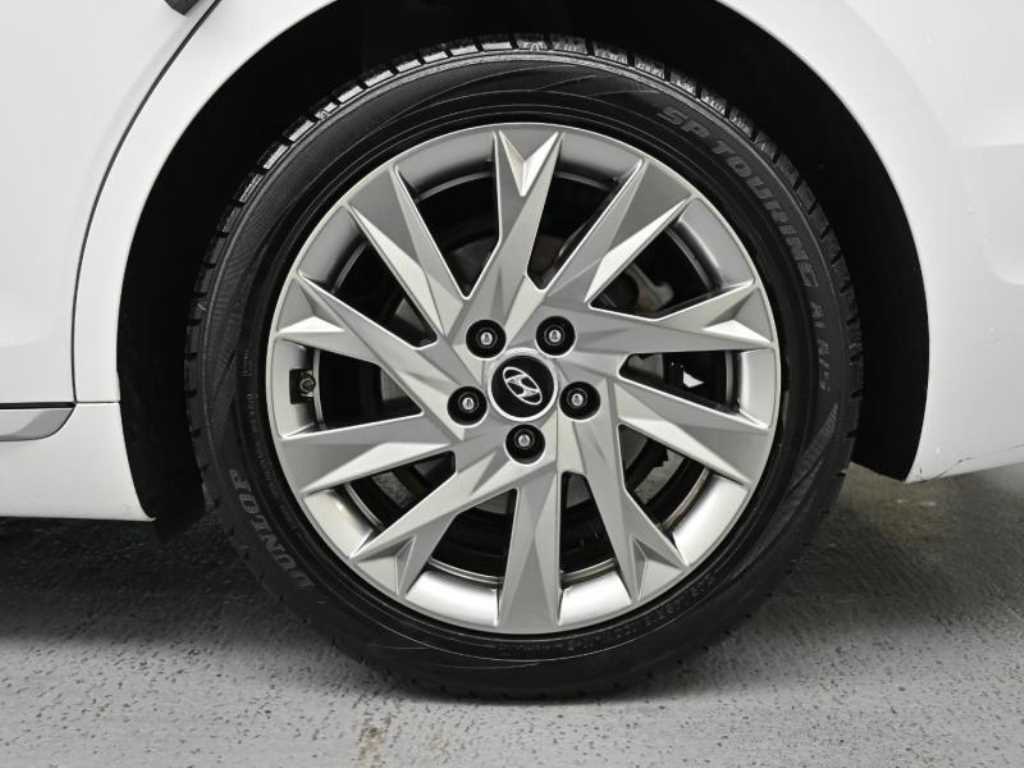 HYUNDAI Grandeur - Vista 5