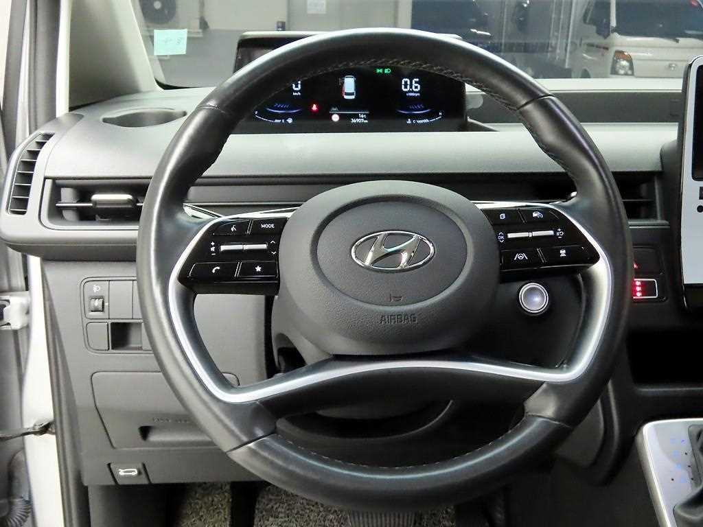 HYUNDAI Staria - Vista 6