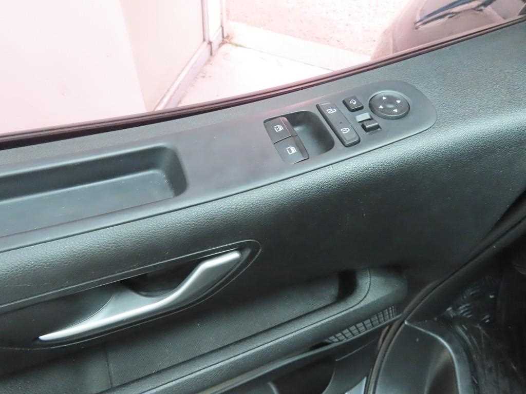 HYUNDAI Staria - Vista 9