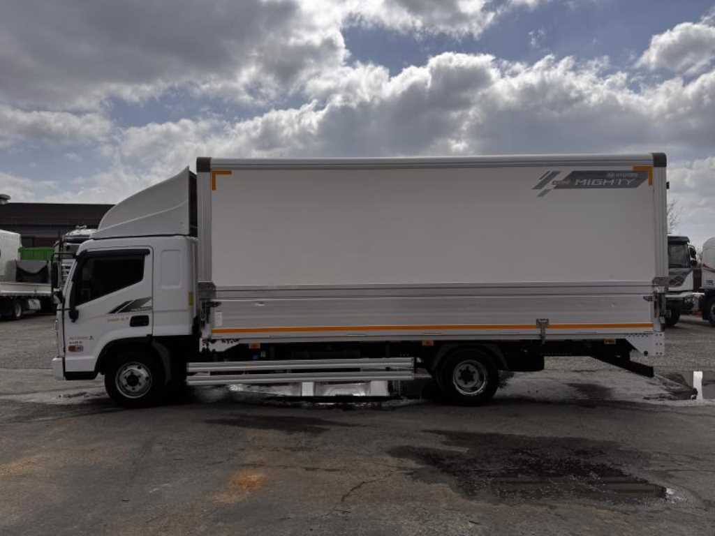 medium and large cargo truck - Vista 4