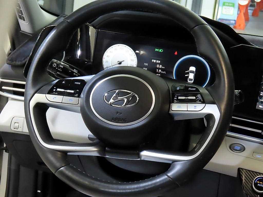 HYUNDAI Avante - Vista 8