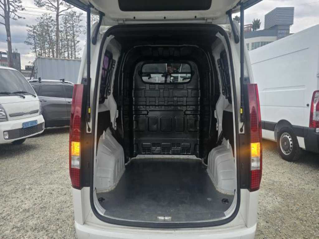 HYUNDAI Staria - Vista 6