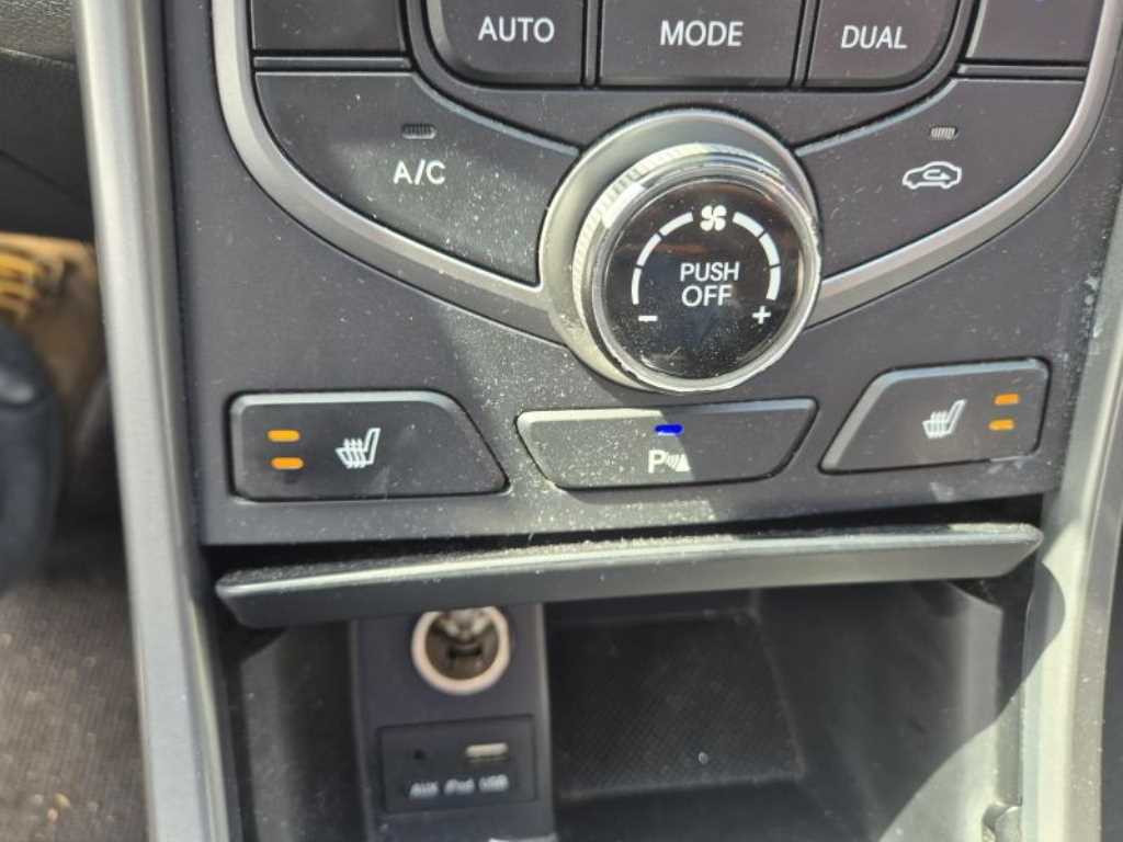 HYUNDAI Avante - Vista 10