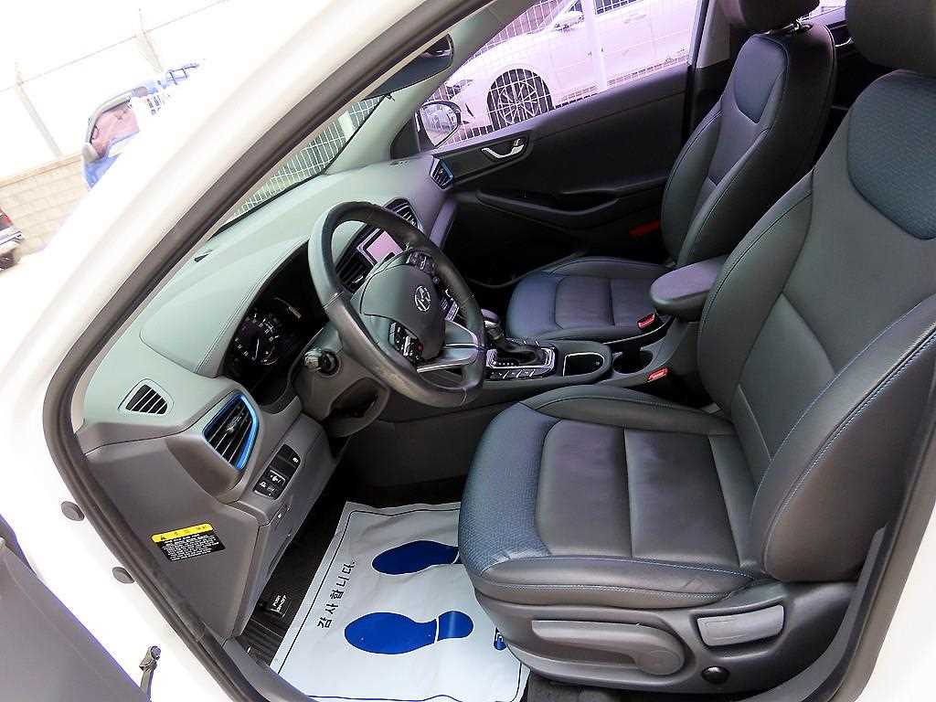 HYUNDAI Ioniq - Vista 5