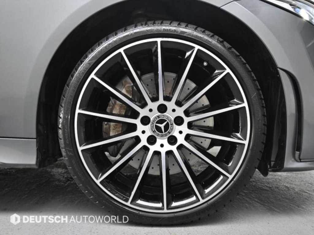 Mercedes Benz CLS Class - Vista 5