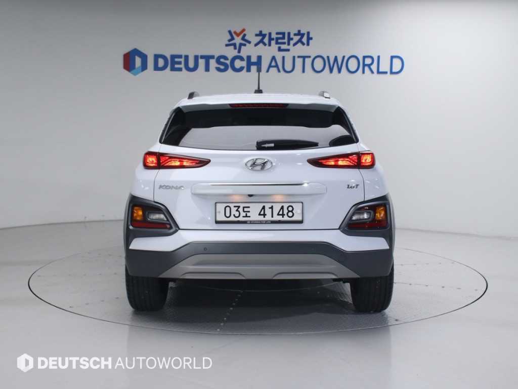 HYUNDAI Kona - Vista 4