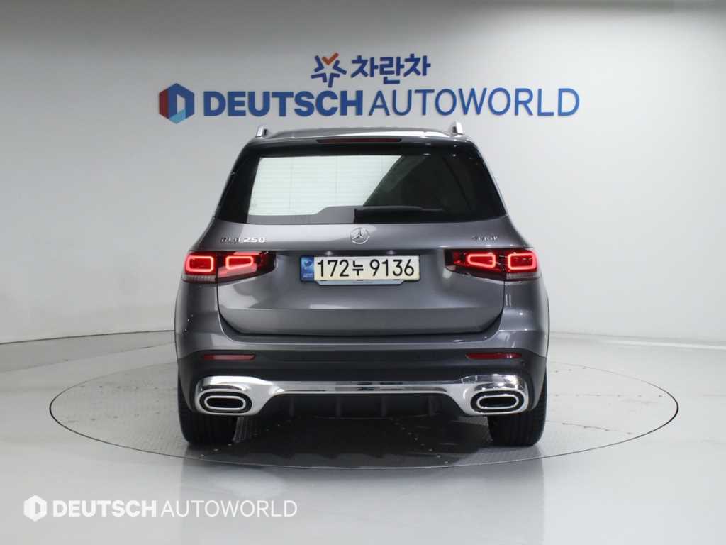 Mercedes Benz GLB Class - Vista 4