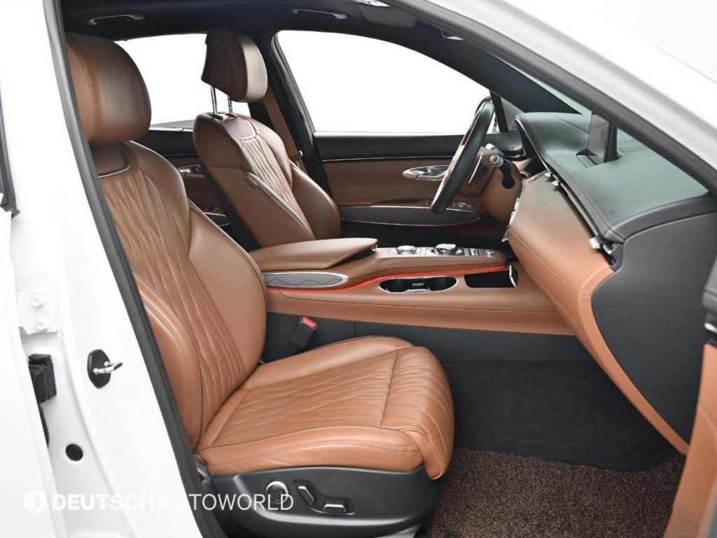 Genesis GV70 - Vista 10