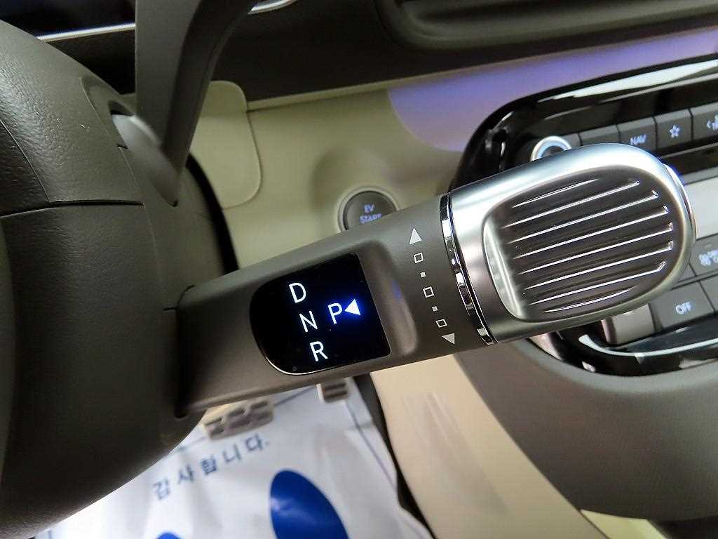 HYUNDAI Casper - Vista 10