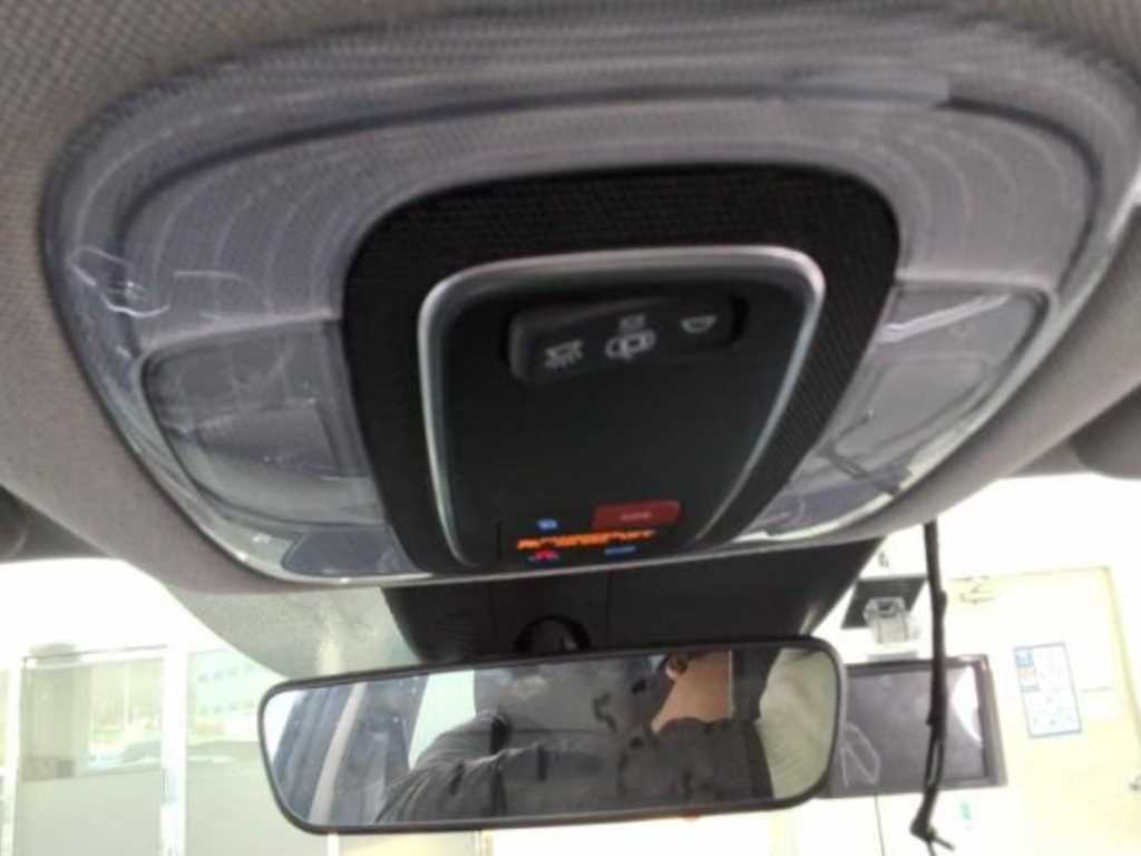 HYUNDAI Avante - Vista 5