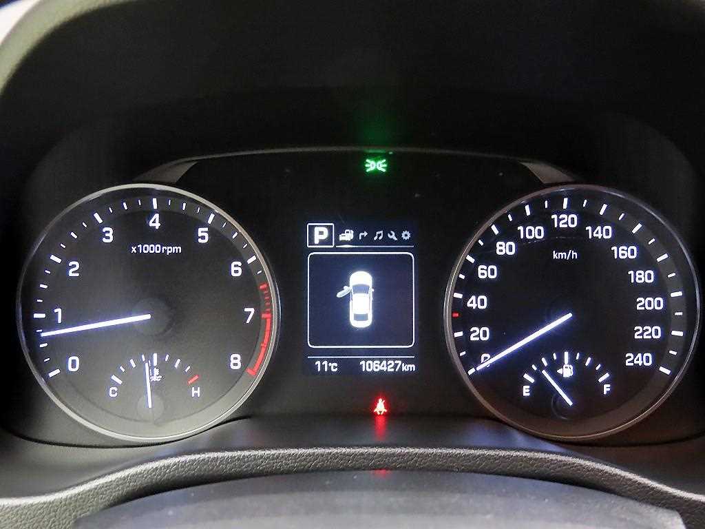 HYUNDAI Avante - Vista 8