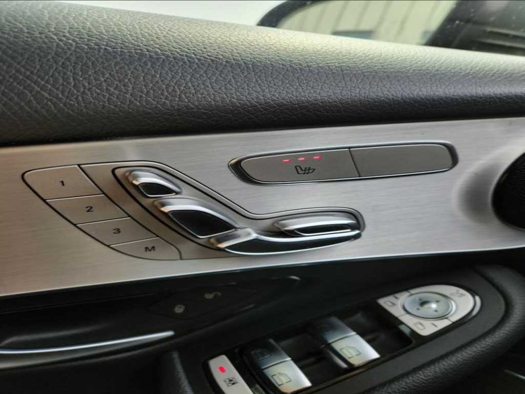 Mercedes Benz GLC Class - Vista 11