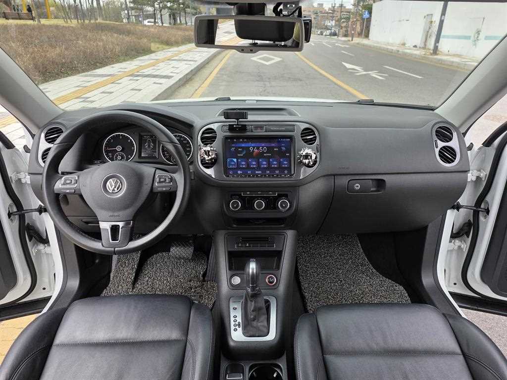 Volkswagen Tiguan - Vista 12