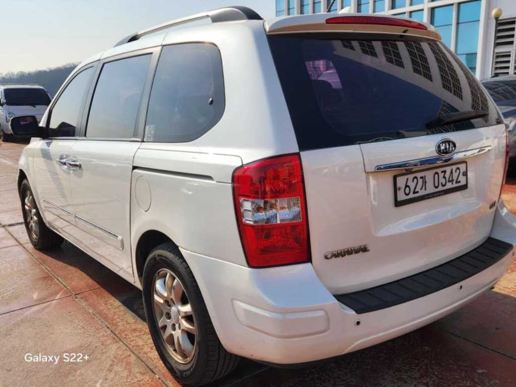 KIA Carnival - Vista 4