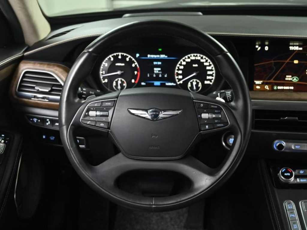 Genesis G90 - Vista 8