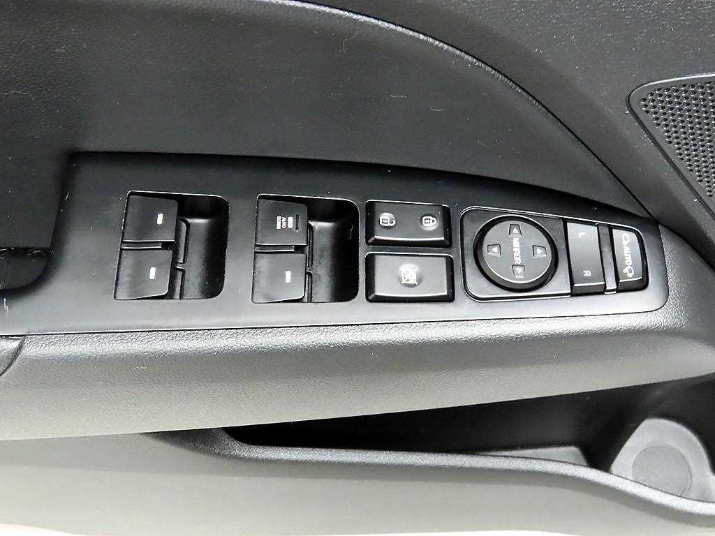 HYUNDAI Avante - Vista 11