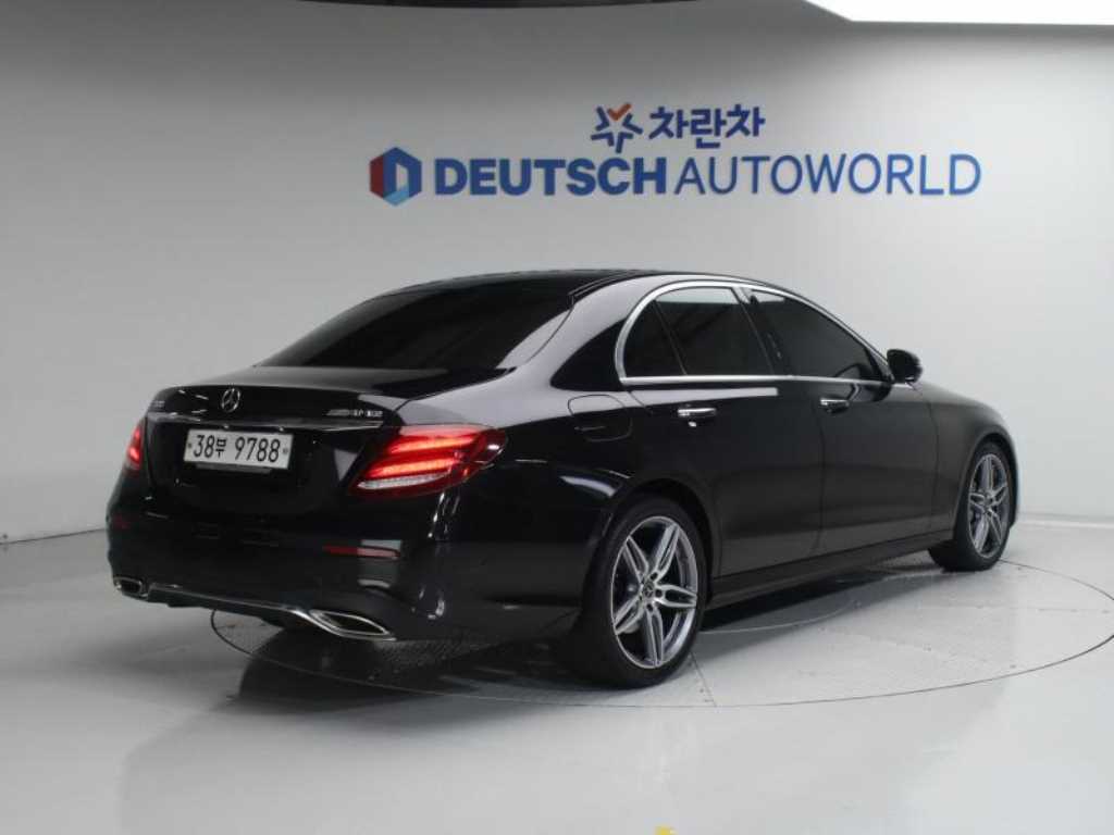 Mercedes Benz E class - Vista 2