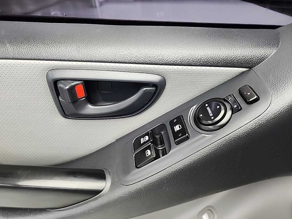 HYUNDAI Starex - Vista 8