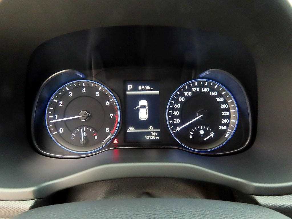 HYUNDAI Kona - Vista 9