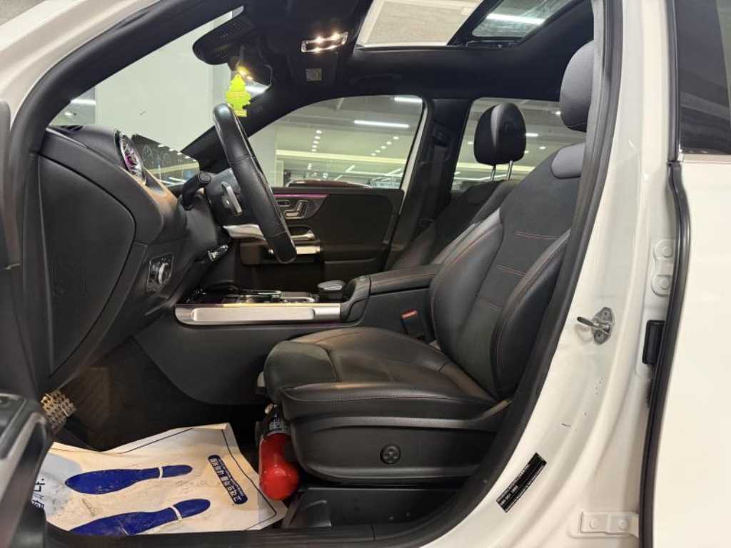 Mercedes Benz GLB Class - Vista 6