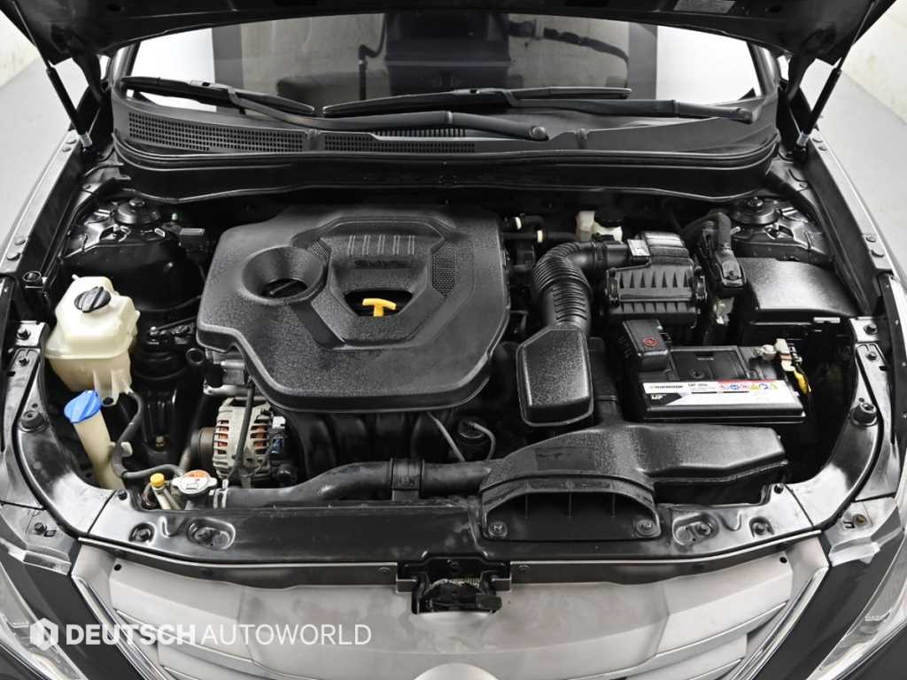 HYUNDAI Sonata - Vista 7