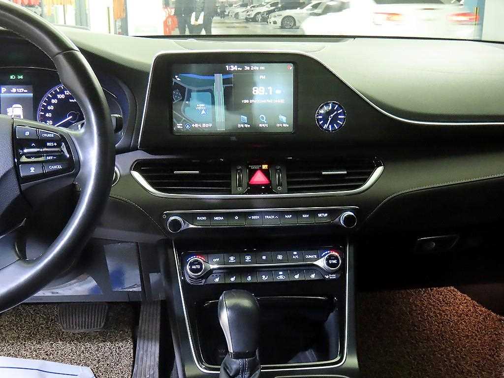 HYUNDAI Grandeur - Vista 11