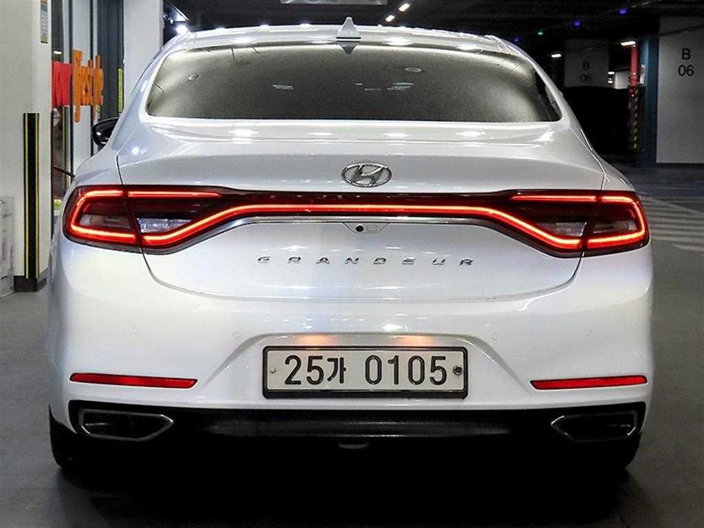 HYUNDAI Grandeur - Vista 5