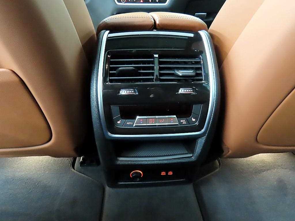 BMW X7 - Vista 12