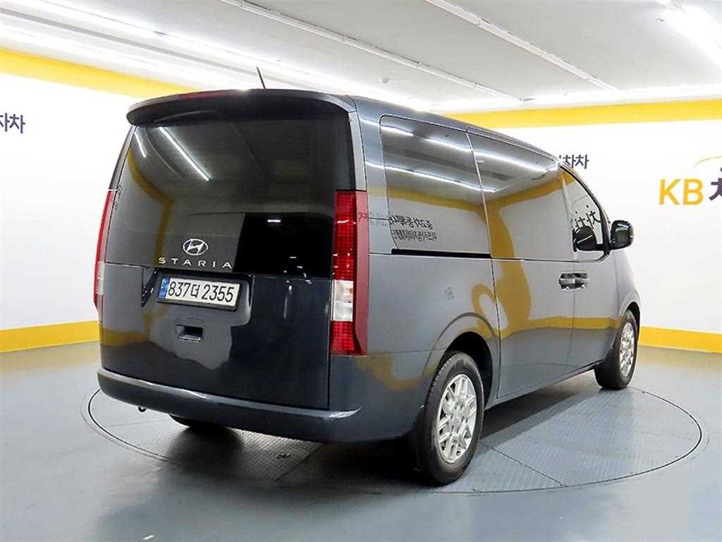HYUNDAI Staria - Vista 4