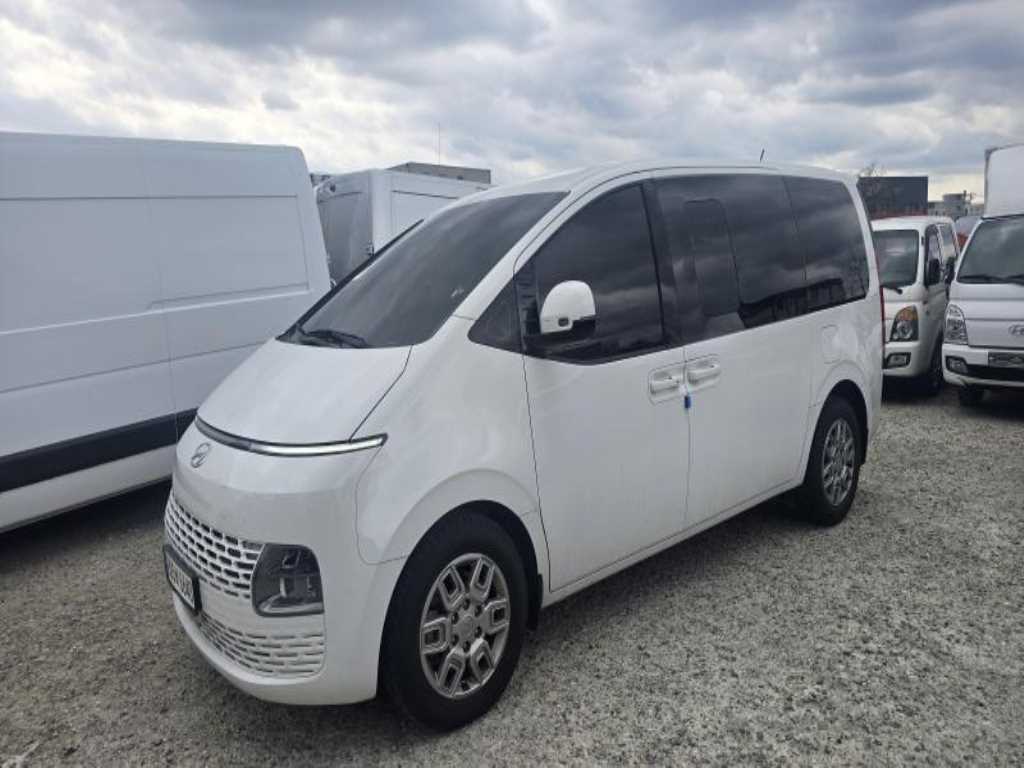 HYUNDAI Staria - Vista 2