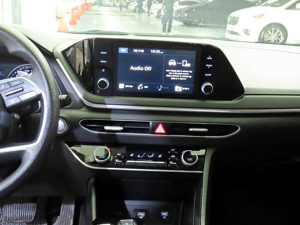 HYUNDAI Sonata - Vista 11