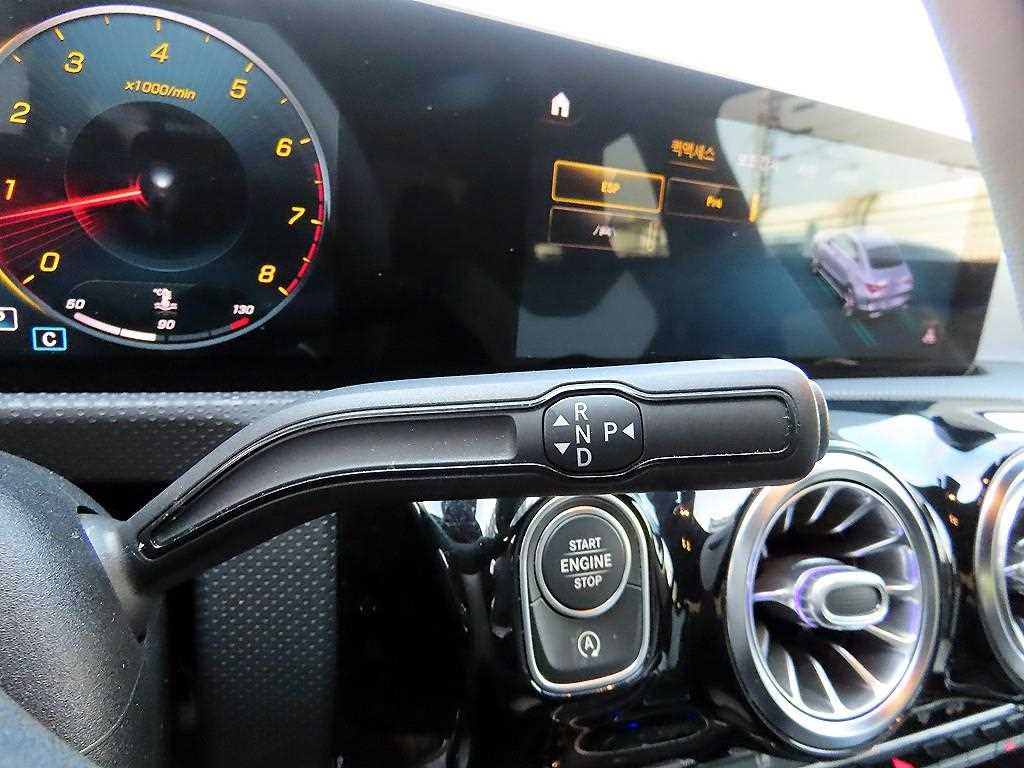 Mercedes Benz CLA Class - Vista 11