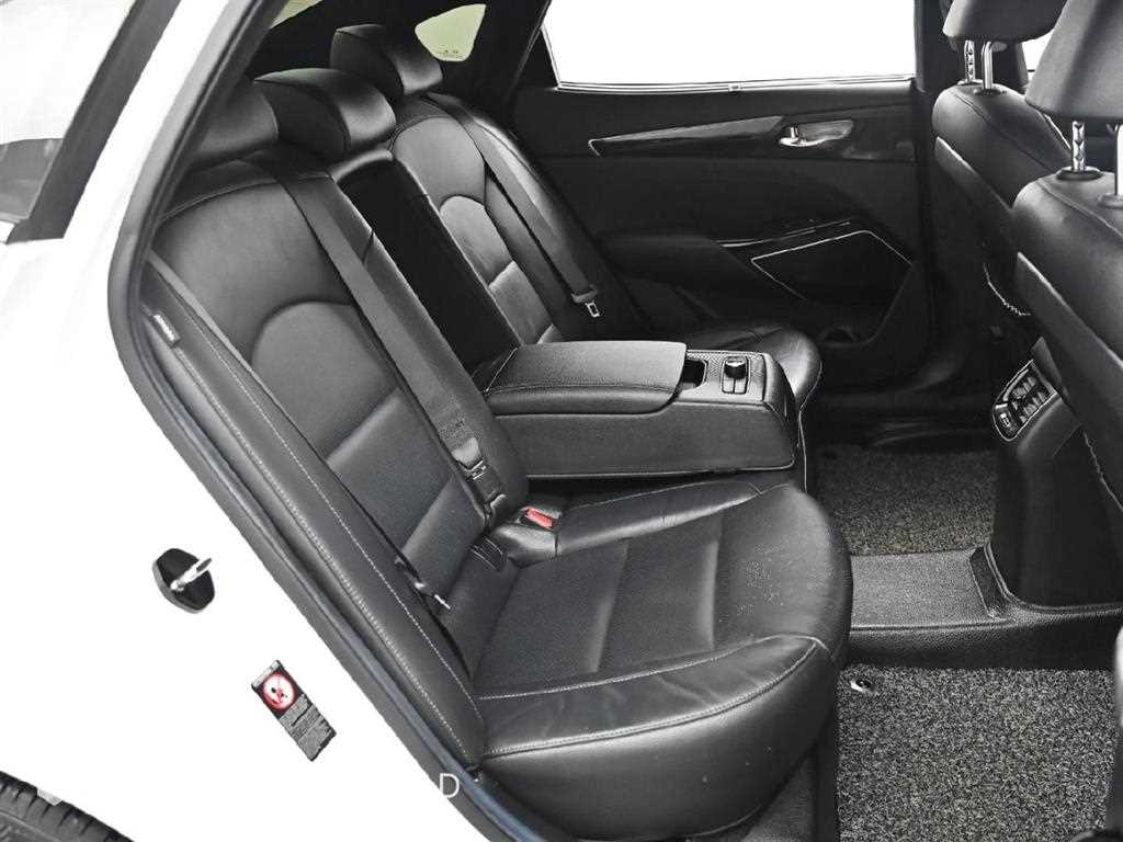 KIA K7 - Vista 12