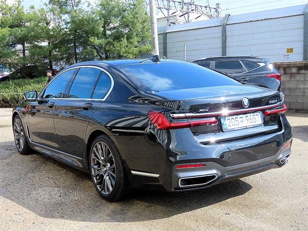 BMW 7 Series - Vista 3