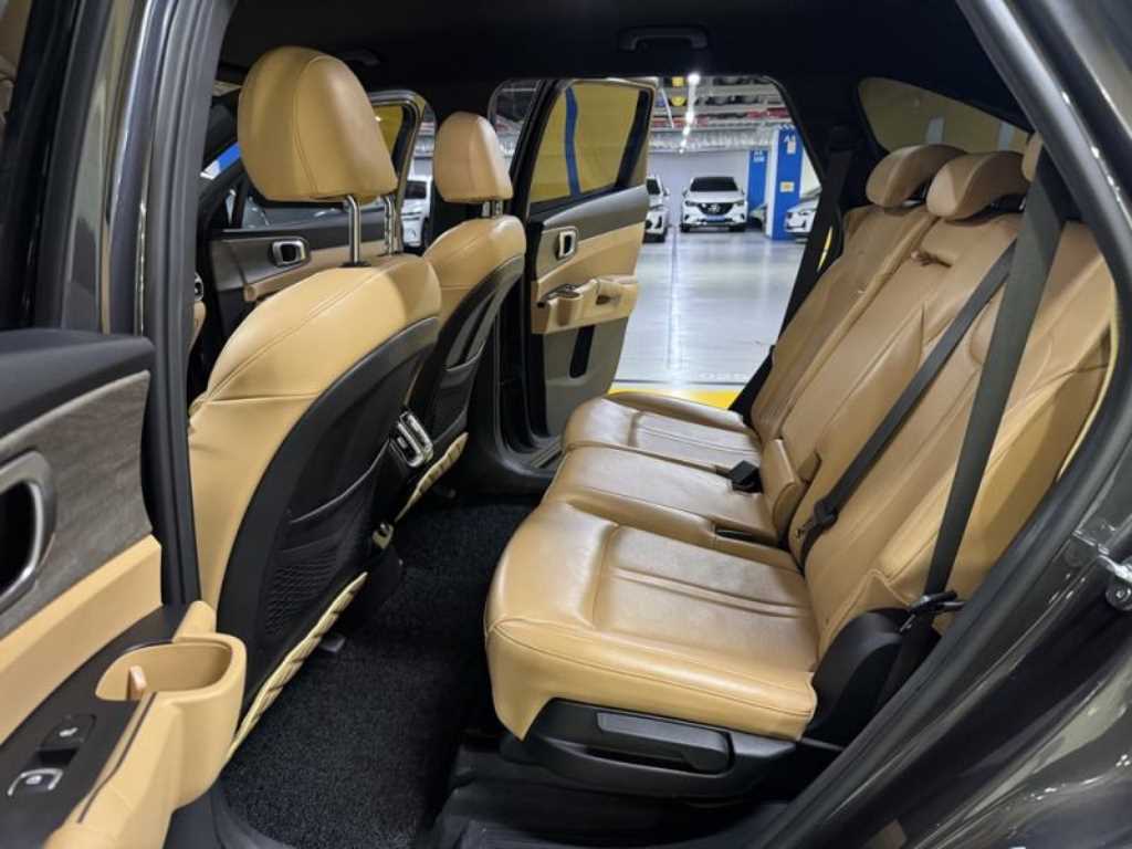 KIA Sorento - Vista 8