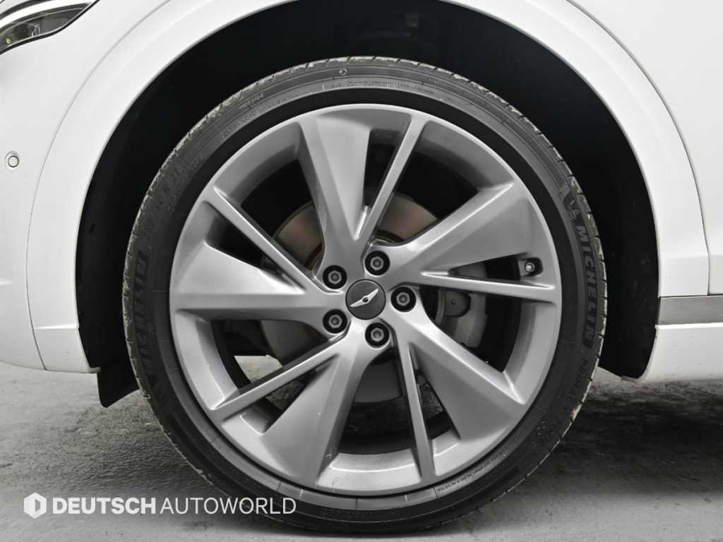 Genesis GV70 - Vista 5