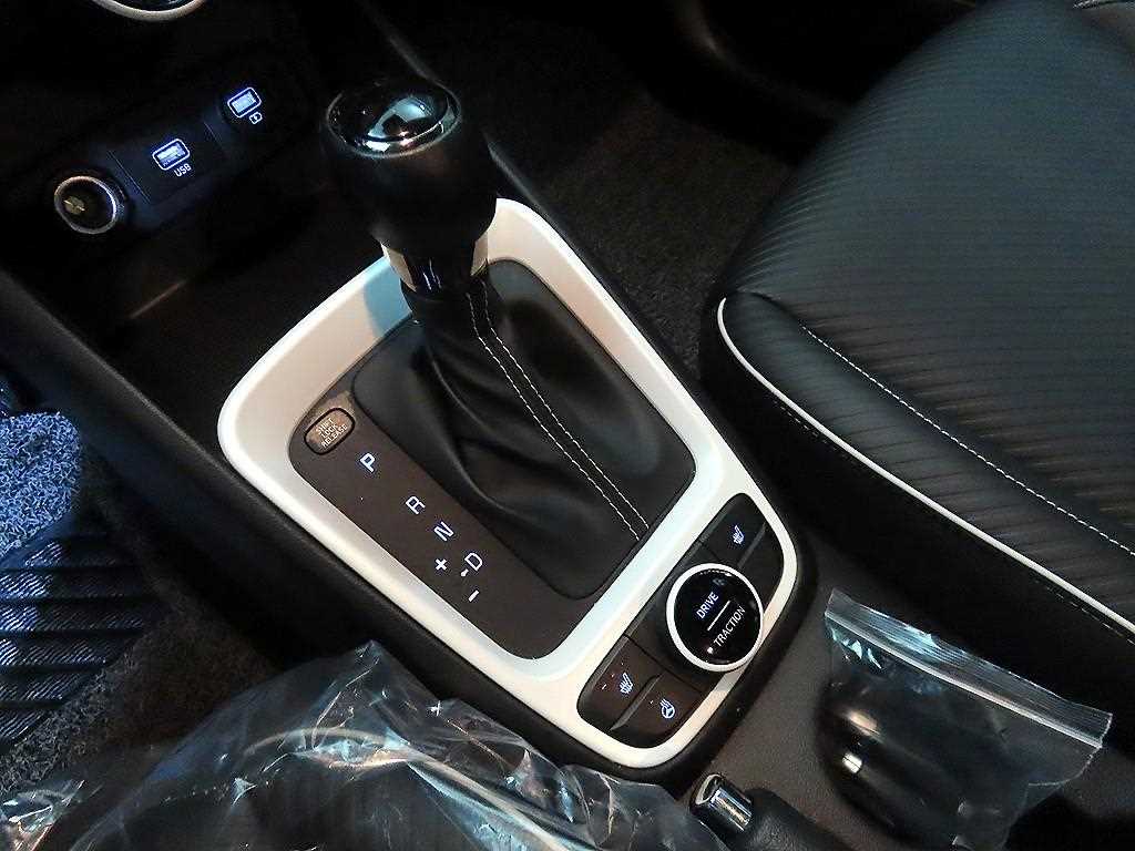 HYUNDAI Venue - Vista 12