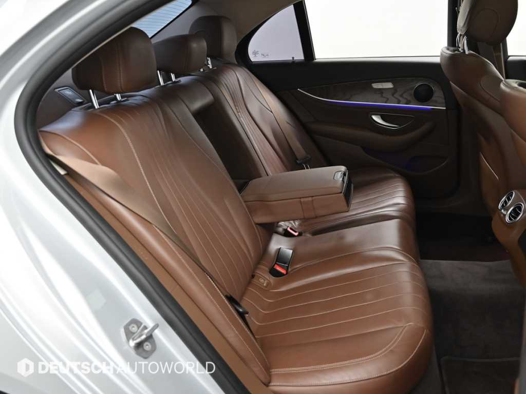 Mercedes Benz E class - Vista 12