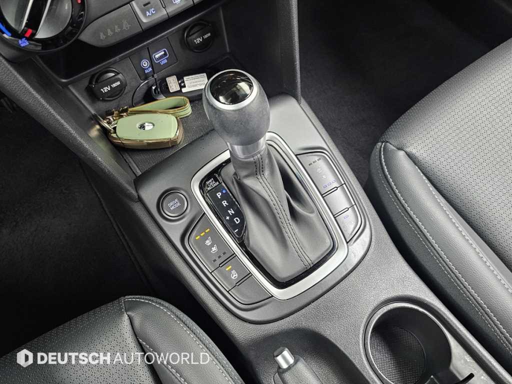 HYUNDAI Kona - Vista 9