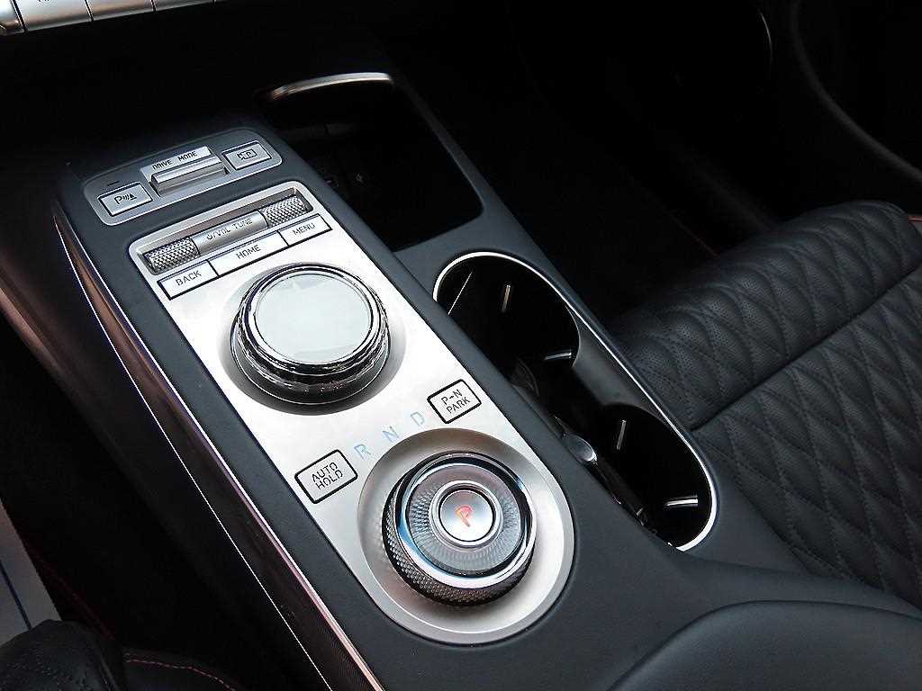 Genesis GV70 - Vista 11