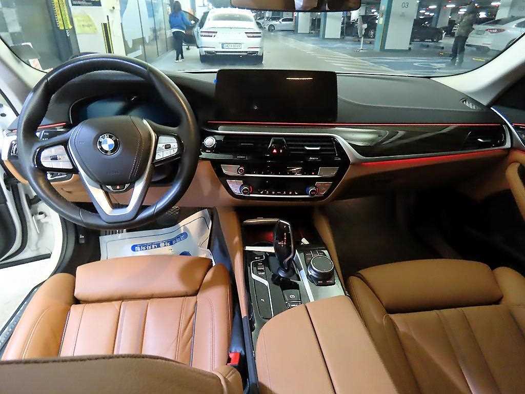 BMW 5 Series - Vista 10