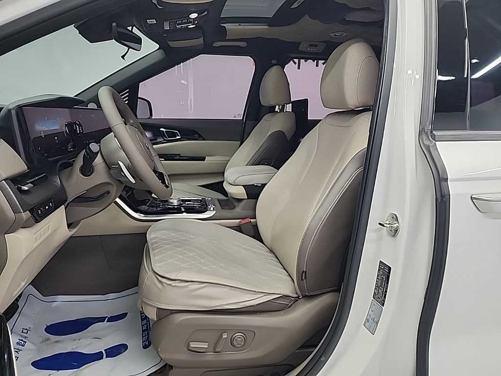 KIA Carnival - Vista 11
