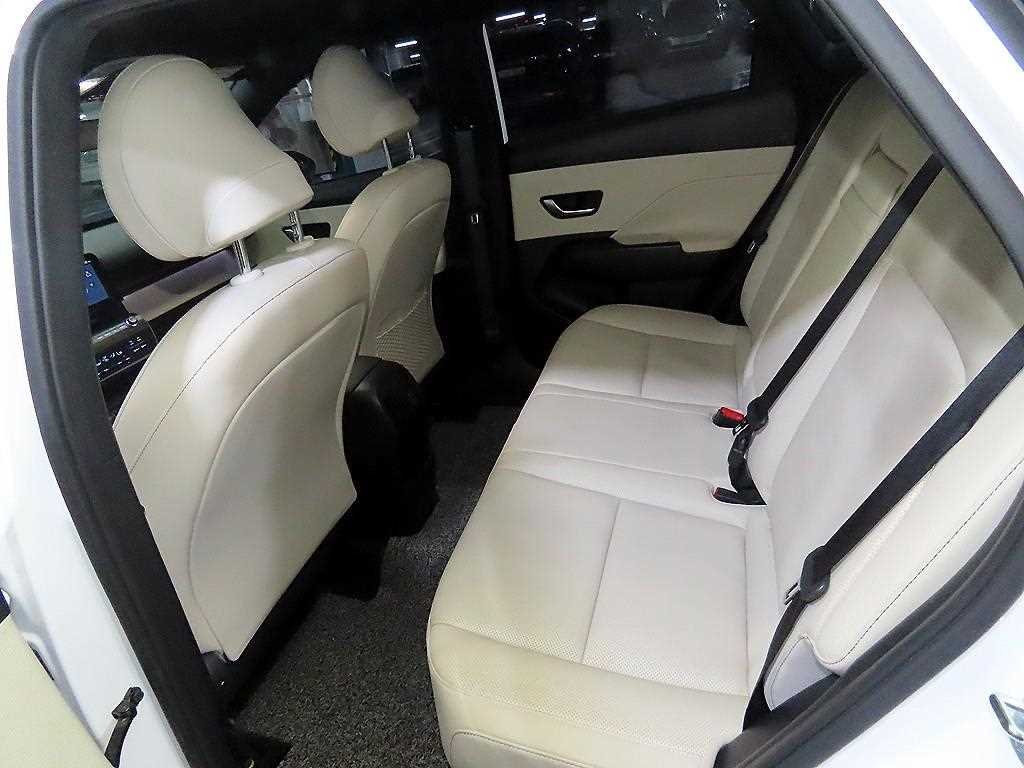 HYUNDAI Kona - Vista 7